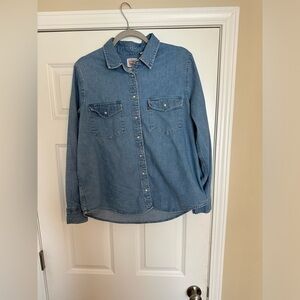 EUC Levi Strauss Classic Denim Shirt